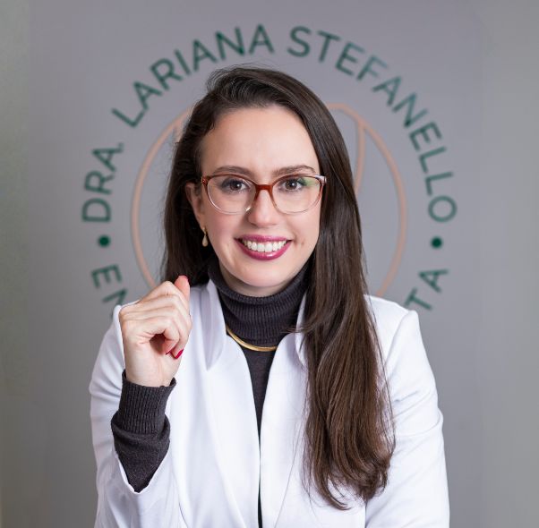 Dra. Lariana Stefanello